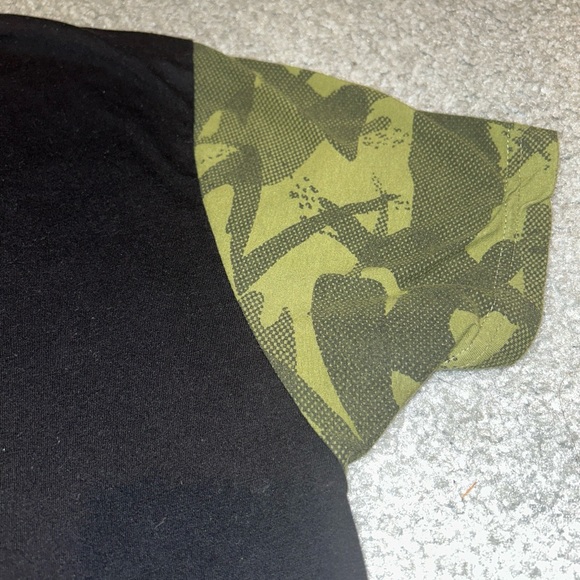 Young & Reckless Y&R Men Black/Cammo T-shirt Pocket Size L Y2K Skater camouflage - Picture 11 of 11